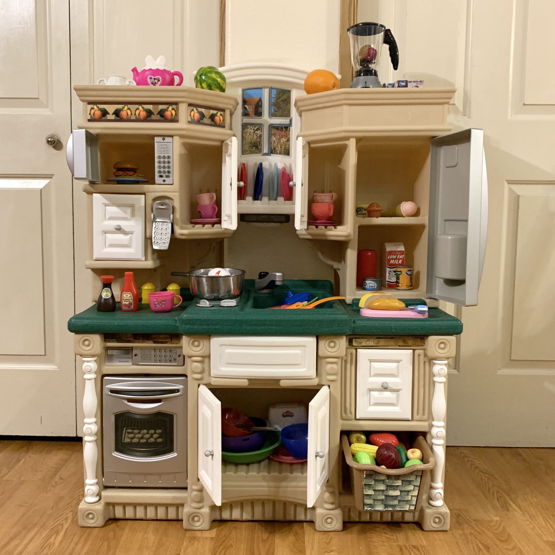 Play kitchen
