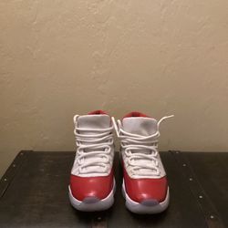 Jordan Retro Cherry 11s  Size 9