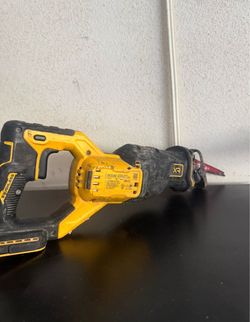 Dewalt Sawzaw XR