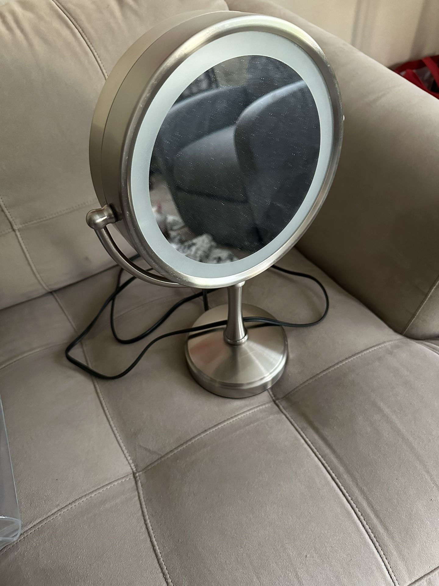 Two Sided Mirror With Light
