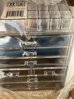 Organizes all jewelry and cosmetics in one place Amazon and Bella home are the only 