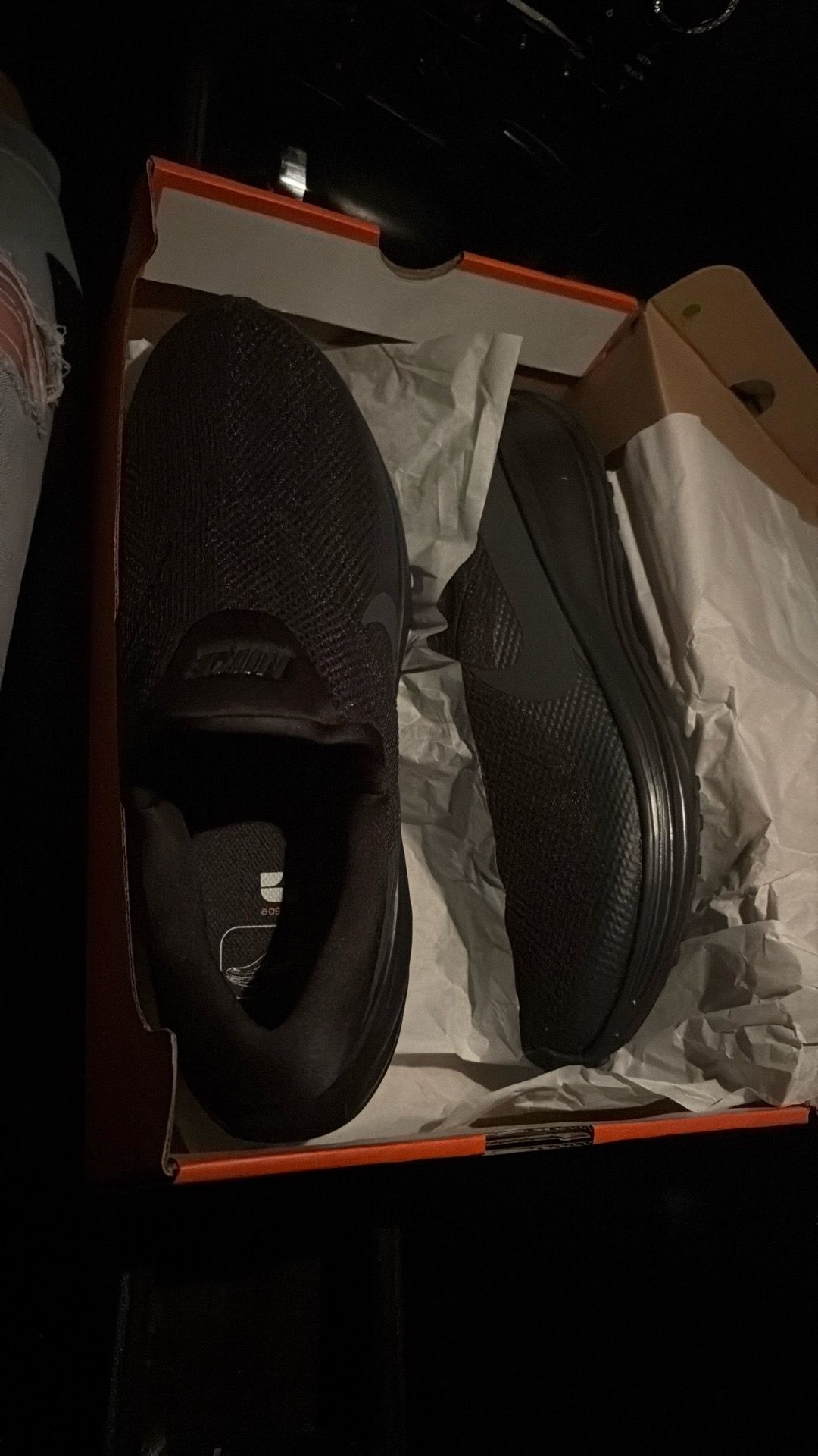 Nike air easy on revolution 8