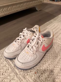 Nike Air Force 1 Low Coral Chalk / Size 5Y