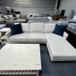Small Sectional w/ reversible chaise 