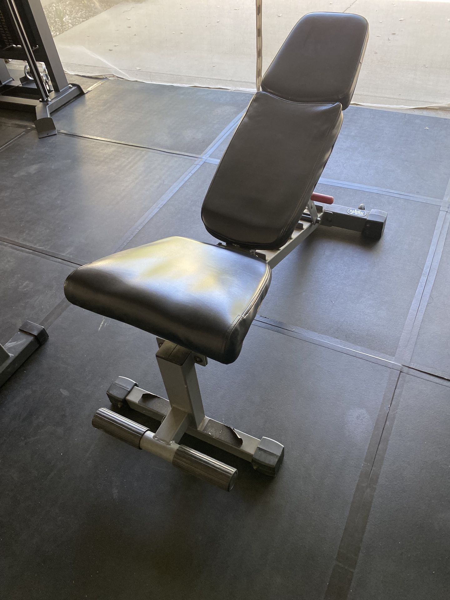 XMark Adjustable Weight Bench