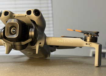 DJI - Mini 5 Pro Drone Fly More Combo (DJI RC-N3) - Gray