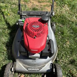Honda Mowing Machine