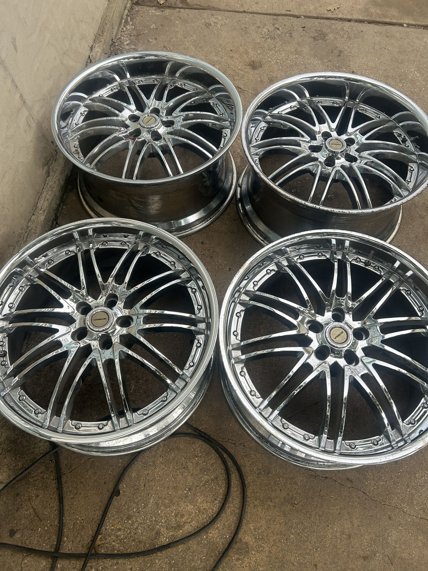 22Rines Estrada   Fits Chrysler 300