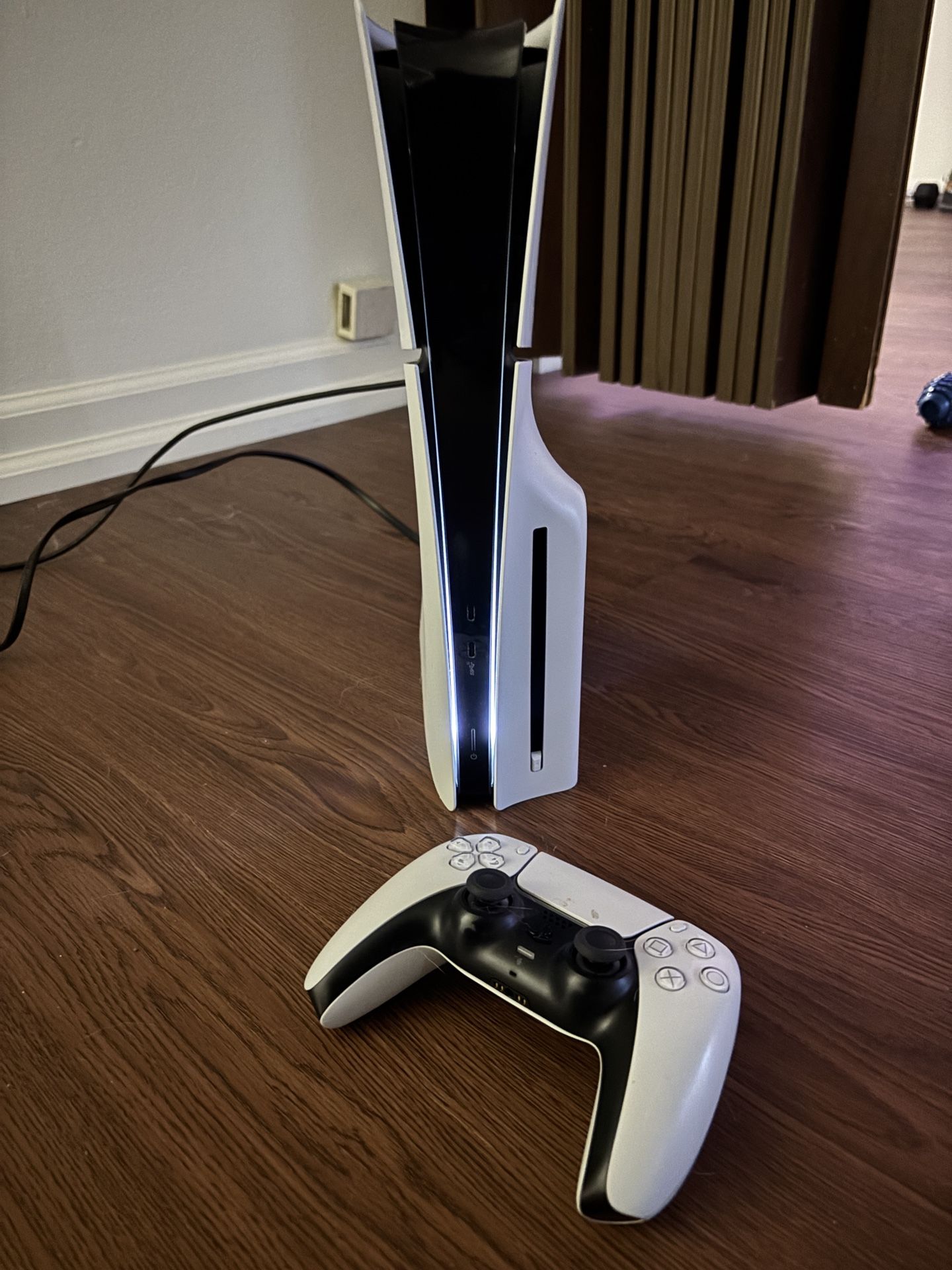 PlayStation 5 (Slim Version w Disk Drive)