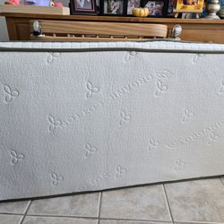 Avocado Infant/ Toddler mattress