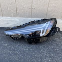 2025 Volvo XC90  Headlight 