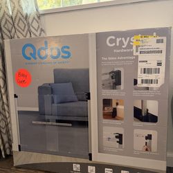 Qdos Crystal Baby Gate – NEW in Box – Clear Acrylic