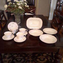 JESSICA MCCLINTOCK  DISH SET.