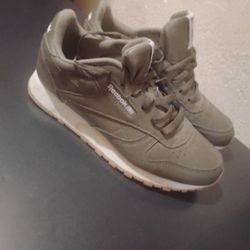 Reebok Size 7 Us