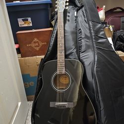 Yamaha F335 Acoustic Guitar w/ Case – Great Condition