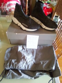 Sneakers (Balenciaga)