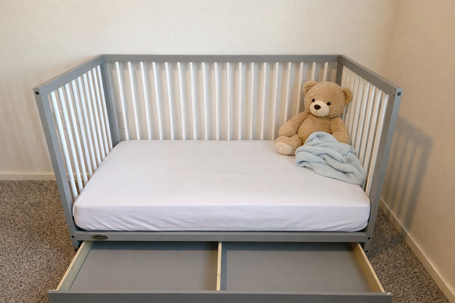 Like New Convertible Crib + Mattress & Storage Drawer – Ready to Use