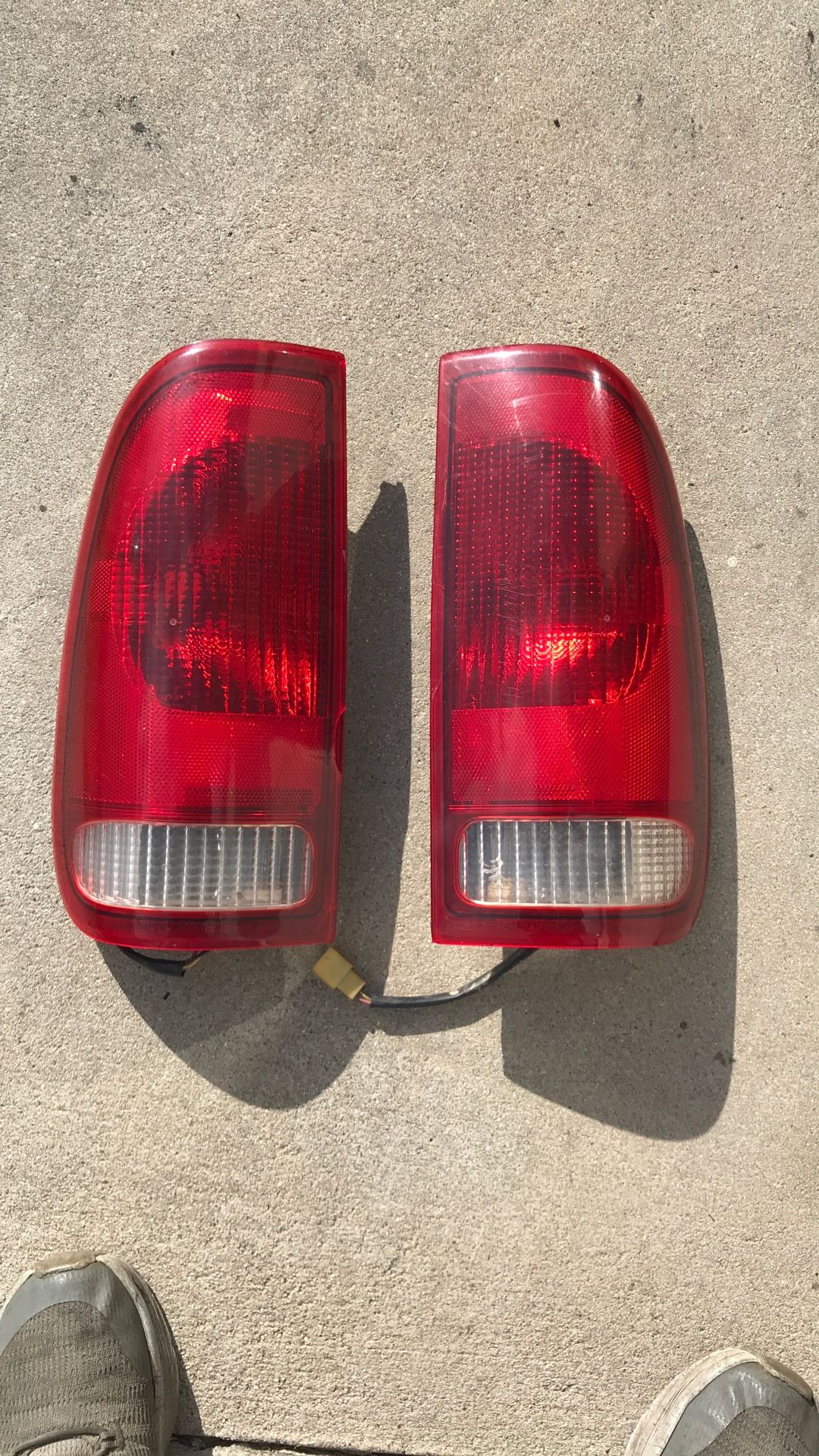 1(contact info removed) Ford F-150 Tail Lights A1P2RST-96TK