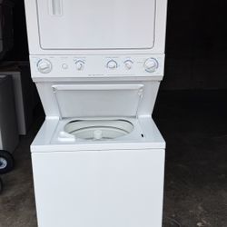 Stackable washer and Electric dryer Frigidaire 