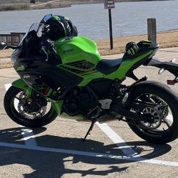 2023 Kawasaki Ninja 650 KRT