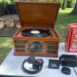 Record,radio And Cd Player