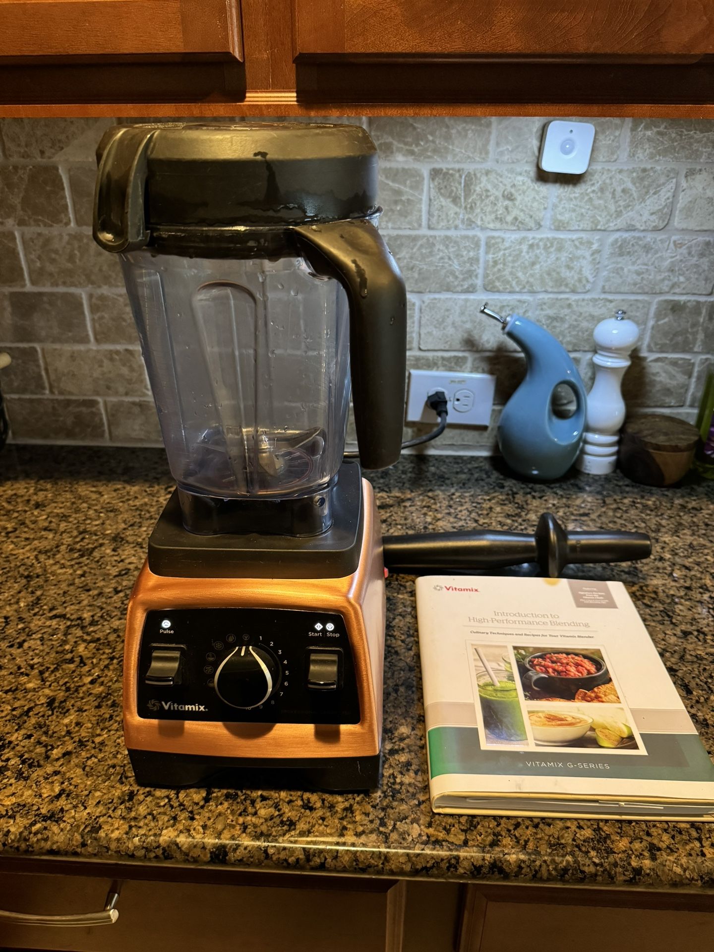 Vitamix (Copper) Series 750 Blender Professional Grade