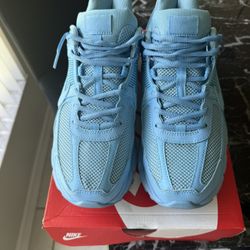Nike Vomero 5 Sz11