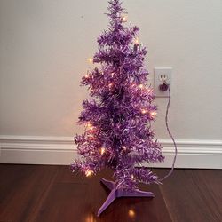 Purple Christmas tree w/lights