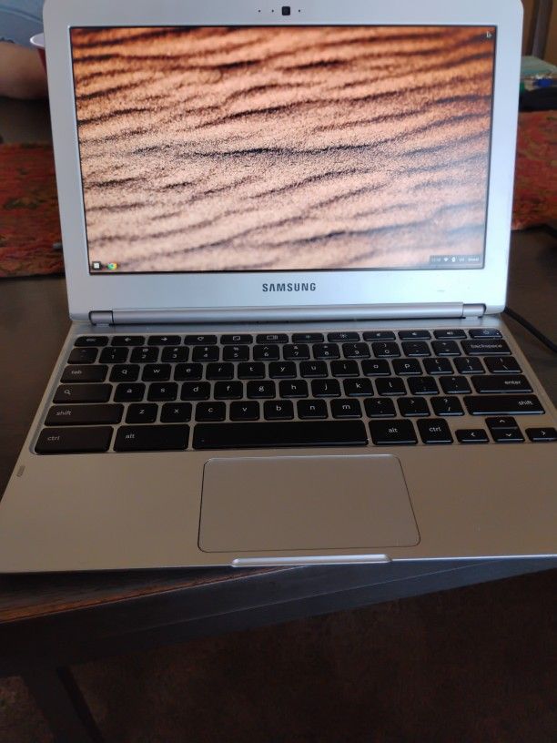12 " Vintage Samsung Chrome Book W/ Charger Multiple Ports HMDi / USB $40