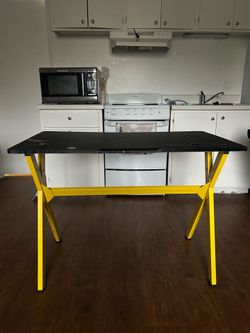 Gaming desk