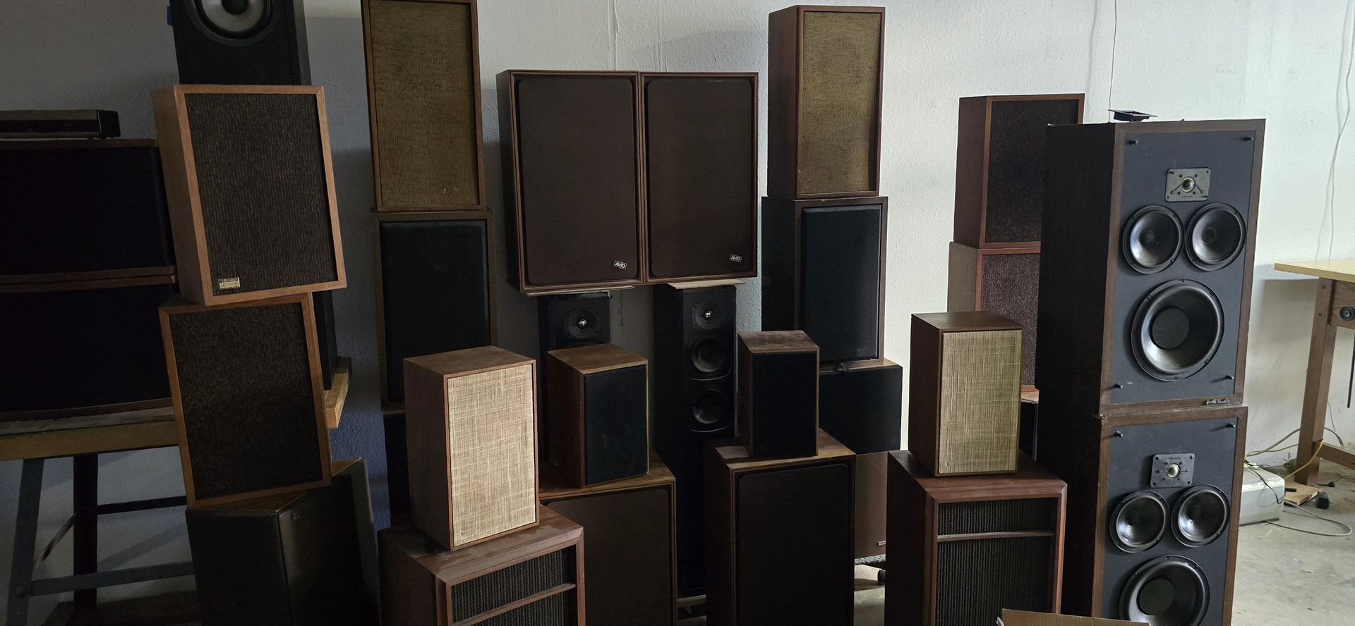 Lot of Vintage Speakers (Bose, Energy, Avid, Dynaco, Polk and more)