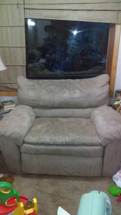 Oversized reclining chair