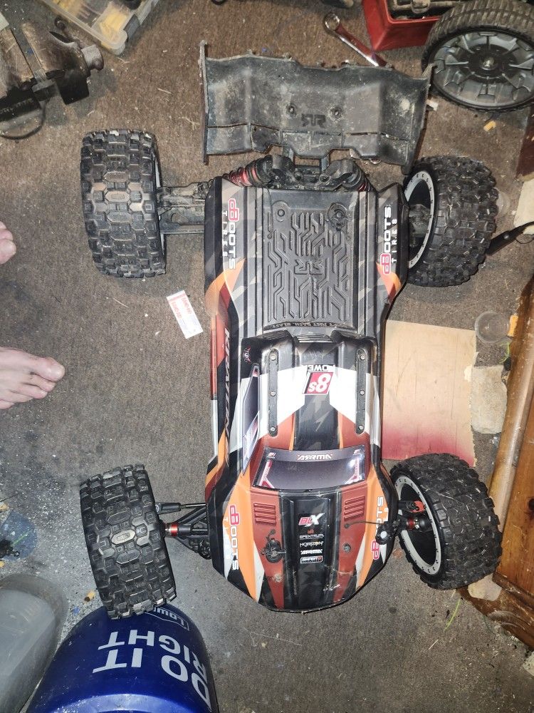 8s Arrma Kraton