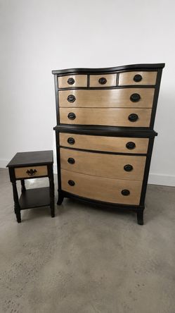 Gorgeous Drexel Dresser and Coordinating Nightstand