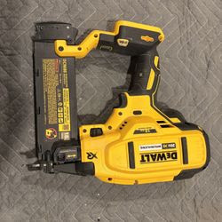 Dewalt DCN680 Brad Nailer 20v XR Brushless