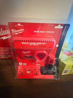Milwaukee M12 Charger and XC4.0 Battery Kit