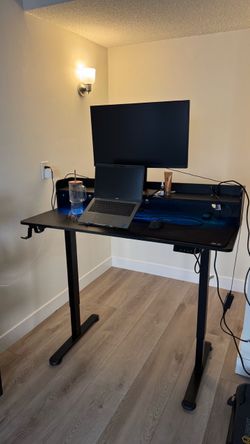AOC 27” monitor with HDMI cable
