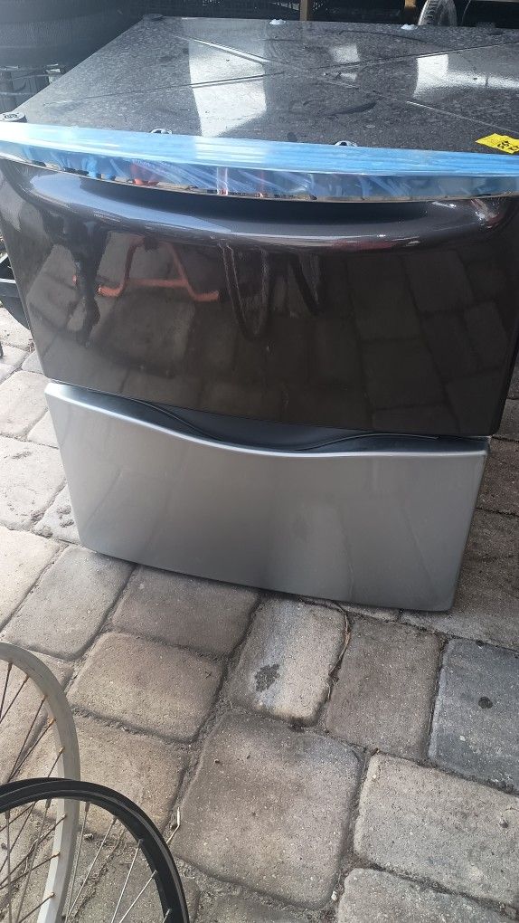 Whirlpool Laundry Pedestals