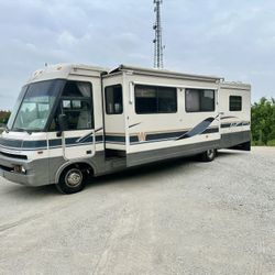 1997 Winnebago Motorhome With Slide Out 