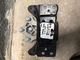2022 Volkswagen Taos 1.5L Transmission Mount OEM