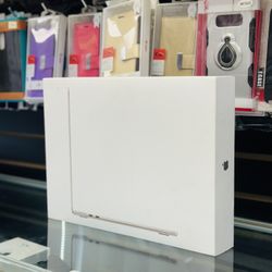 MacBook Air M3 Chip 13 Inch