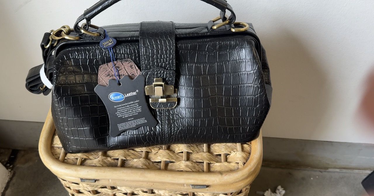 Amerileather Genuine Leather Black Purse – Brand New w/ Tags