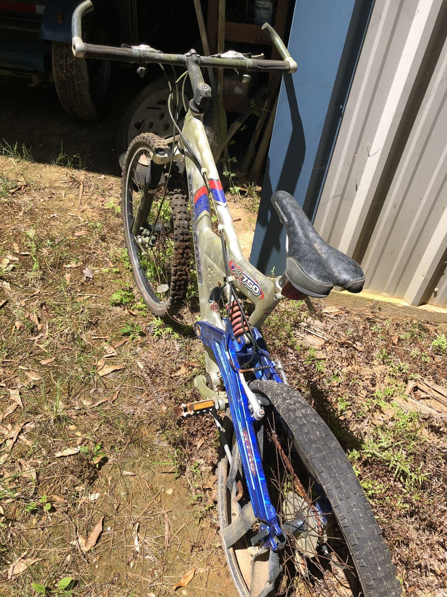 Mongoose xr 750 hotsell