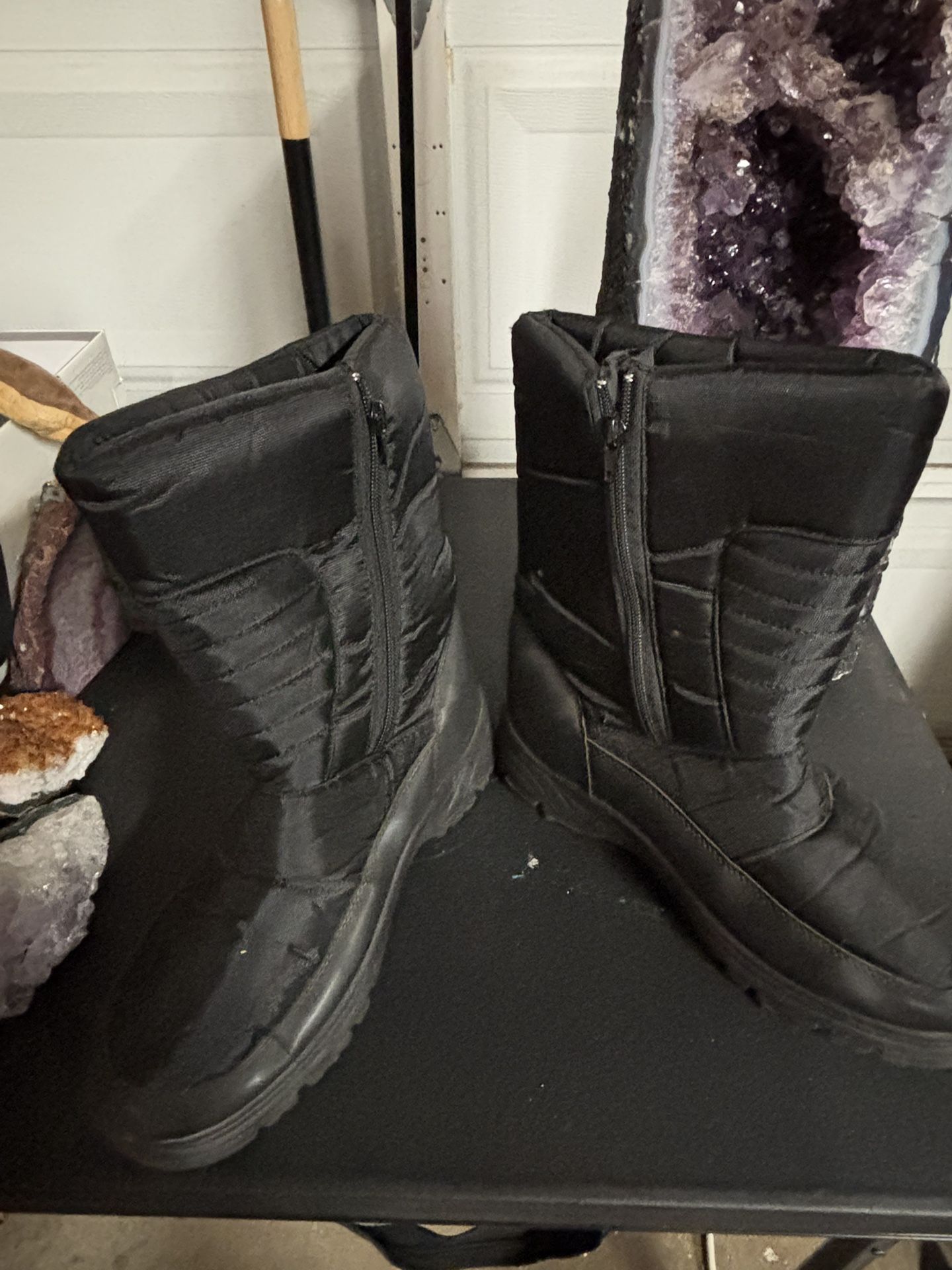 Snow boots size 11