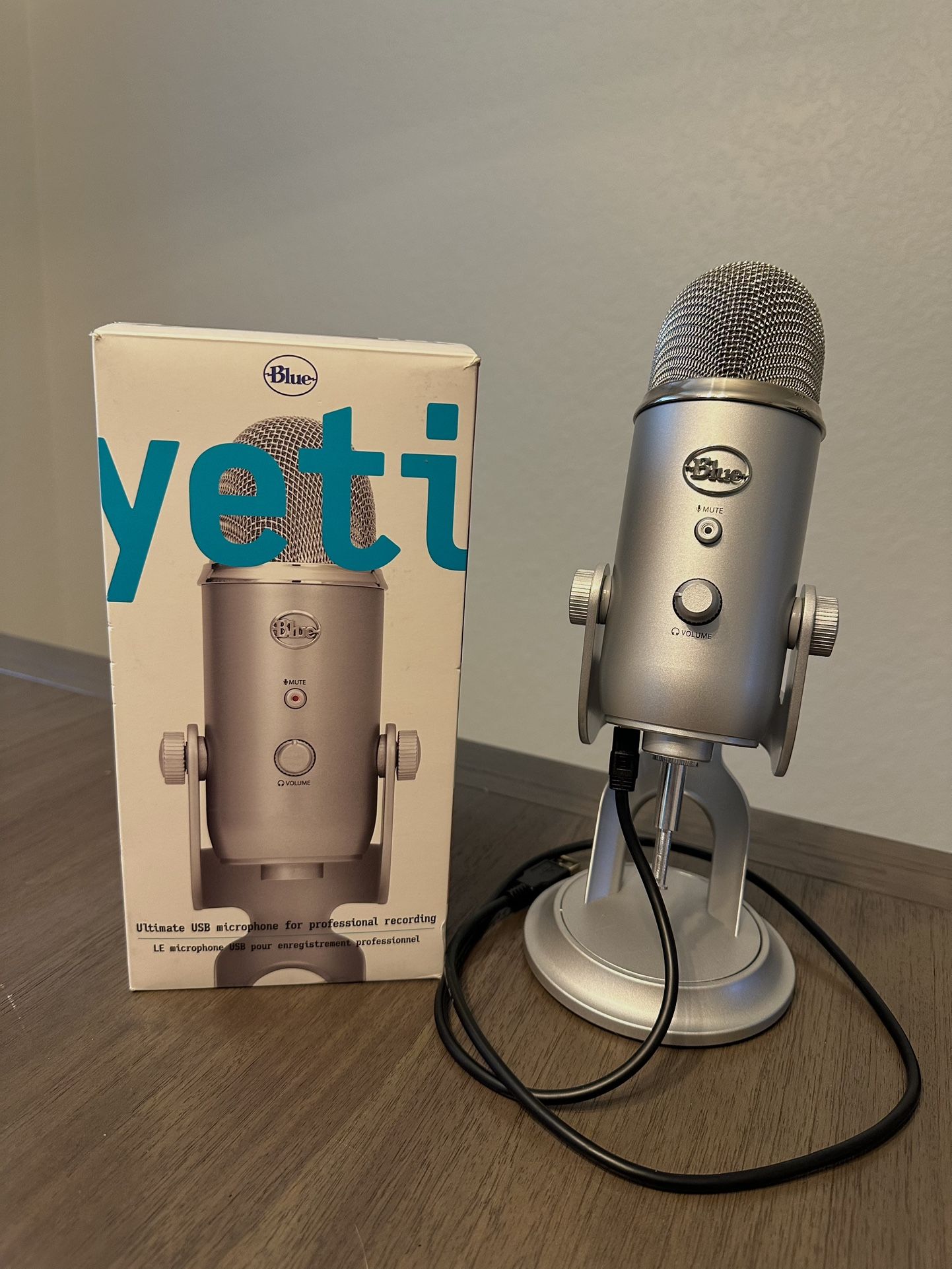 Blue Yeti Professional USB Microphone