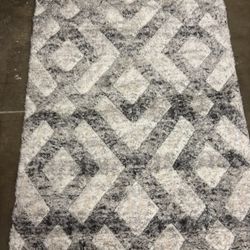 New 5’3” x 7’ Beige/Gray Indoor Area Rug