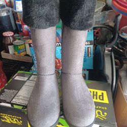 Woman Boots Size 9