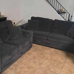 Couch - Sofa Bed / Pull Out Bed 