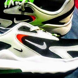 Nike AirMax Bolt