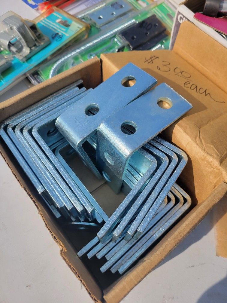 4 Hole 90 Degree Angle Bracket
